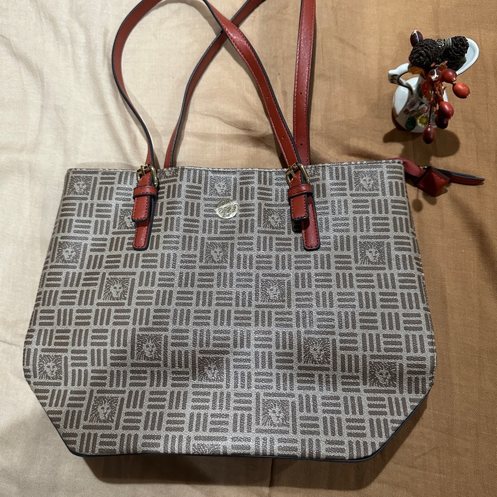 Anne Klein Womens Signature Logo Tote Handbag,excellent condition.